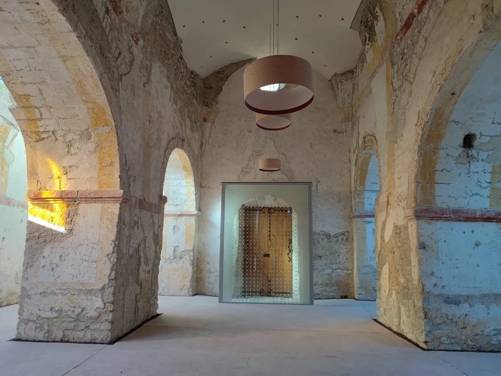 Intérieur de l'ancienne église Saint-André